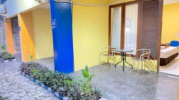 Escrivaninha, Wi-Fi de cortesia, roupa de cama