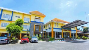 Front of property - Pondok Jatim Park Hotel (Batu)