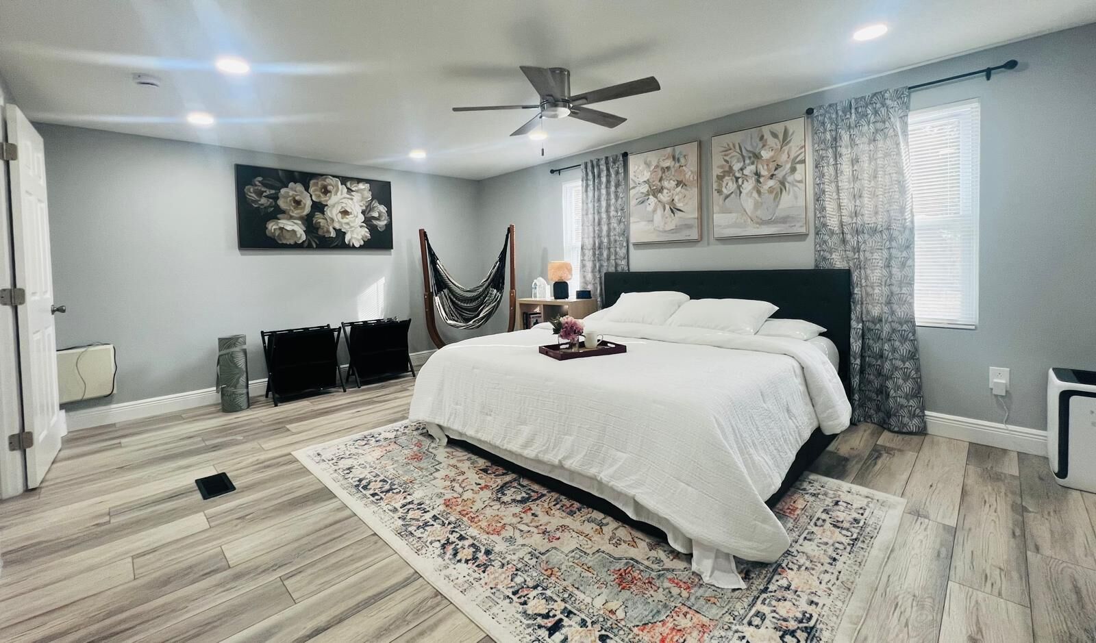 3 室のベッドルーム、デスク、アイロン / アイロン台、WiFi (無料)