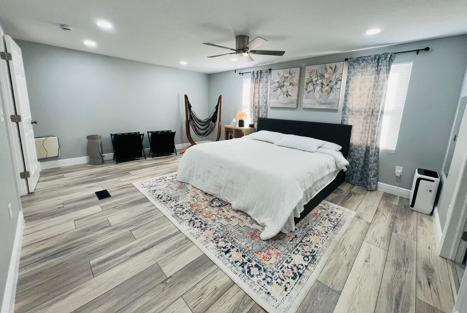 3 habitaciones, escritorio, tabla de planchar con plancha y wifi gratis 