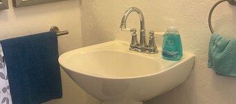 Fantastic 6-bedroom house with AC in Daytona Beach