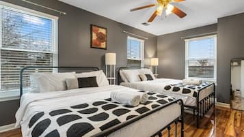 4 habitaciones, tabla de planchar con plancha, wifi y ropa de cama