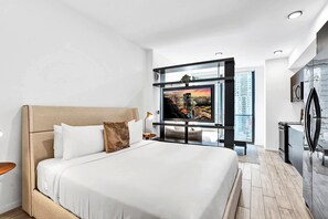 Bügeleisen/Bügelbrett, Reisekinderbett, WLAN, Bettwäsche