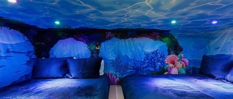 8 bedrooms, iron/ironing board, free WiFi, bed sheets