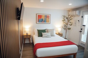1 bedroom, free WiFi, bed sheets - Scottsdale Comfort: Renovated Apartment with Sunny Patio - Walkable to Old Town! (Scottsdale)