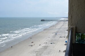 On the beach - Atalaya Towers 1005 - Oceanfront in Garden City Beach (Garden City)