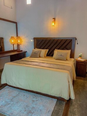 Deluxe Double Room, Lagoon View | Seterika/papan seterika, Wi-fi percuma 