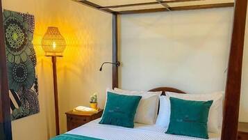 Superior Room, Garden View | Iron/ironing board, free WiFi