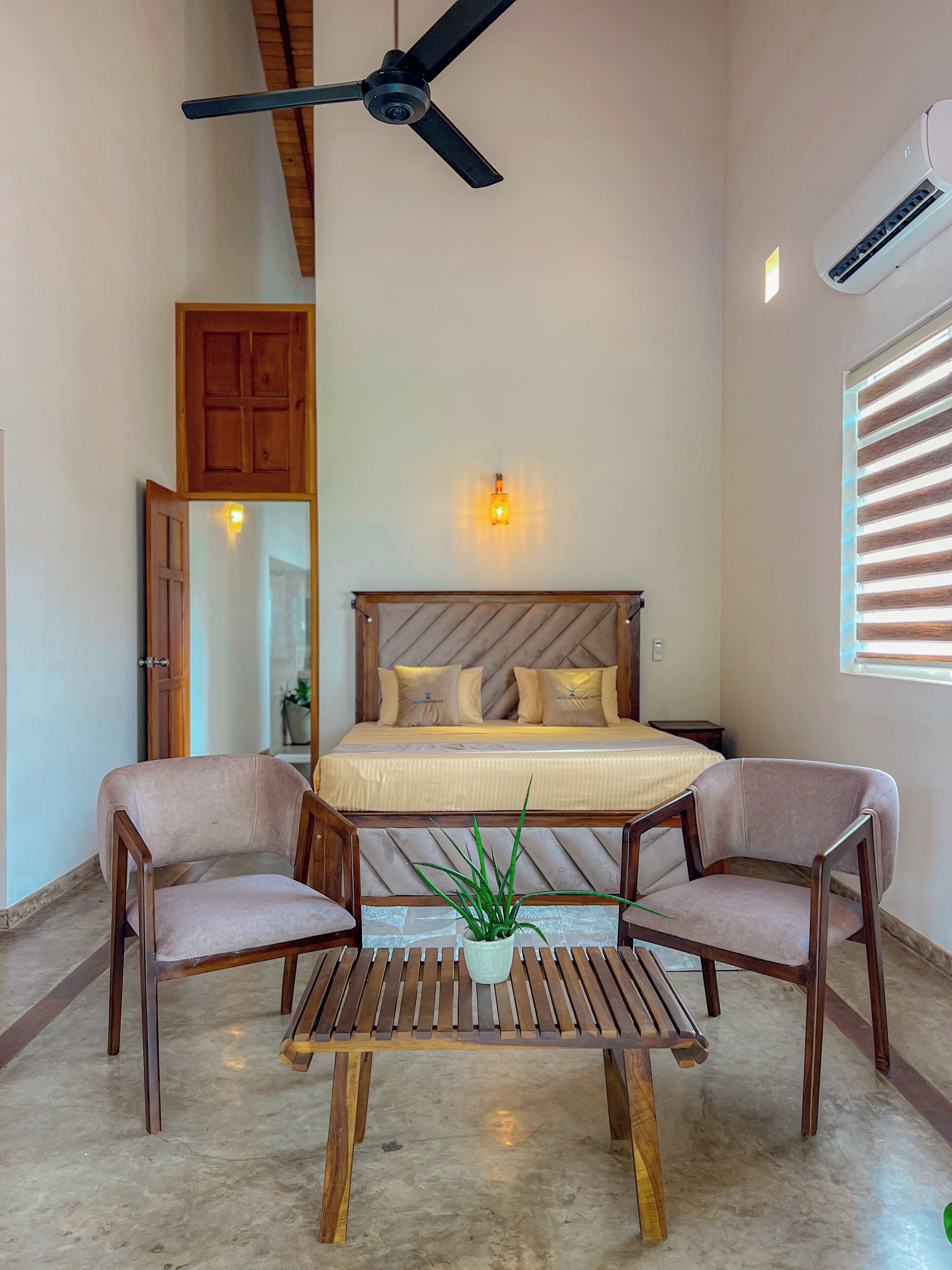 家庭三人房, 花園景觀 | 熨斗/熨衣板、免費無線上網