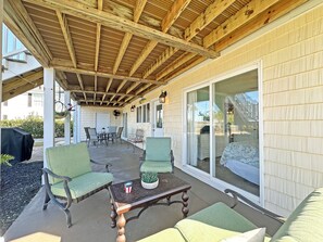 Outdoor dining - Shorely Blessed Down -  Second Row on the Creek in Garden City Beach (Garden City)