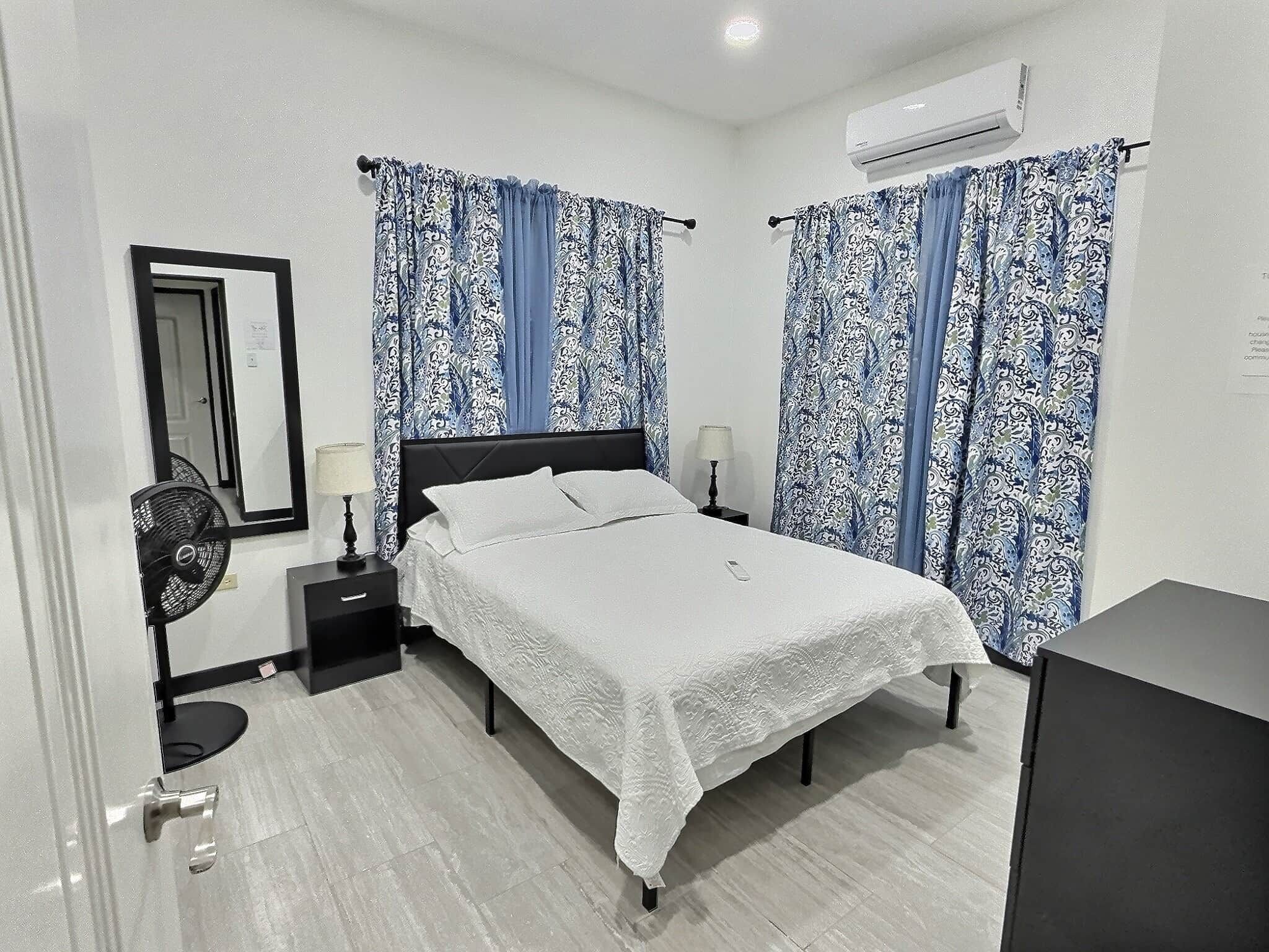 2 Schlafzimmer, Zimmersafe, Bügeleisen/Bügelbrett, WLAN