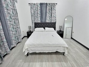 2 Schlafzimmer, Zimmersafe, Bügeleisen/Bügelbrett, WLAN