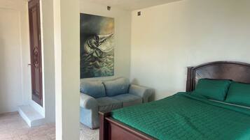 1 غرفة نوم وخدمة الإنترنت وملاءات أسرّة