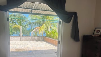 1 bedroom, internet, bed sheets