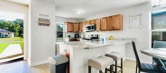 Pleasant 4-bedroom house with AC in sunny Jacksonville, FL