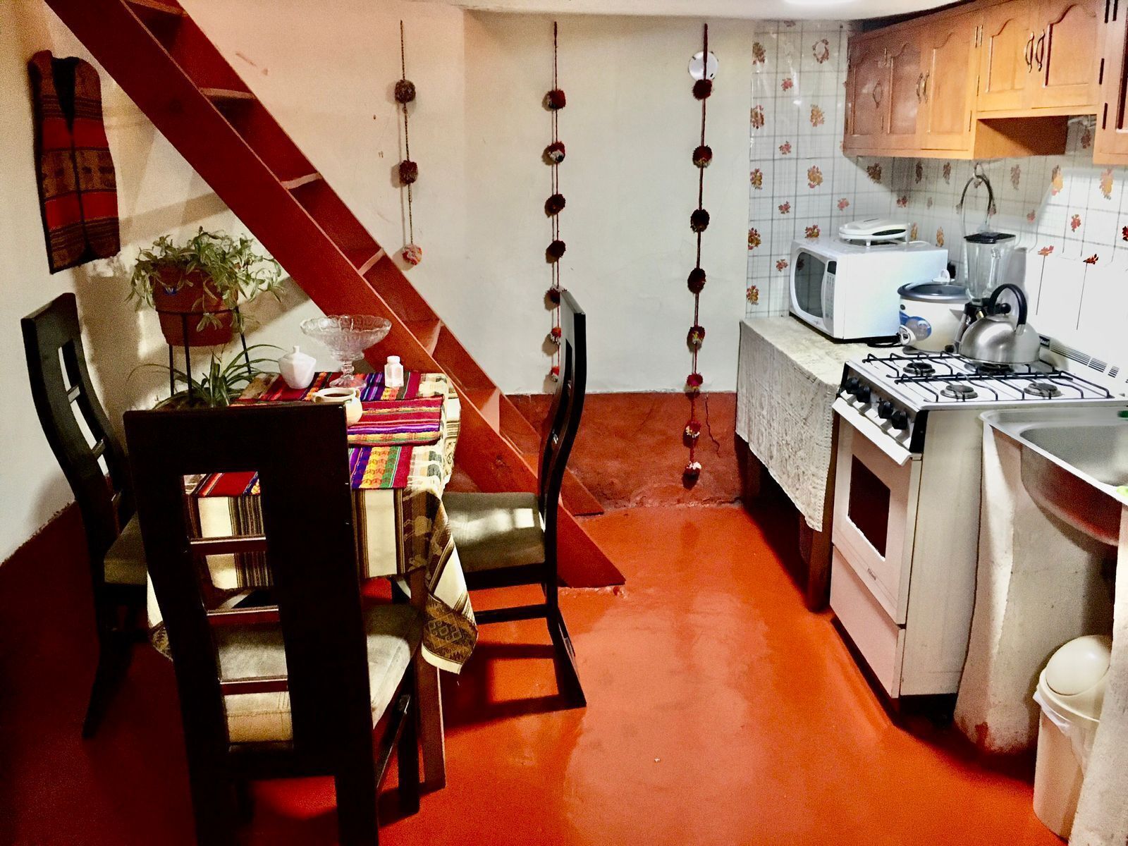 Microwave, dishwasher