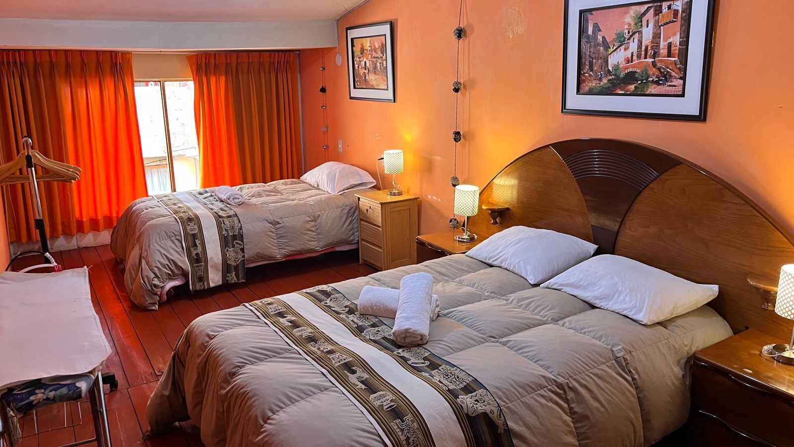 1 habitación, tabla de planchar con plancha, internet y ropa de cama 