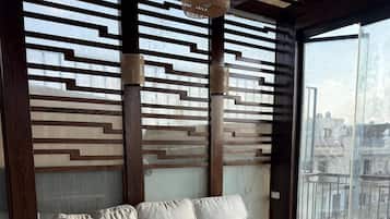 Studio, lanai, hageutsikt | Minibar (inkludert), wi-fi (inkludert) og rullestolvennlig