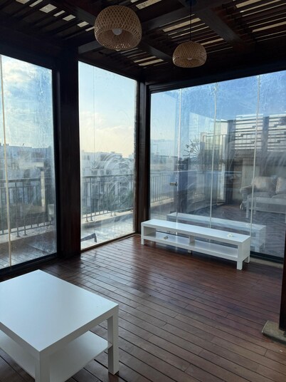 Modern Rooftop Apt with Private Terrace