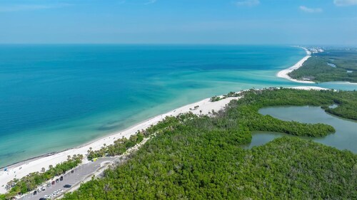 4-Bedroom Beach Retreat in Naples Park!