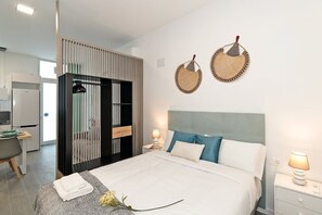 Iron/ironing board, internet, bed sheets