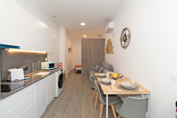 Fridge, microwave, dishwasher, coffee/tea maker