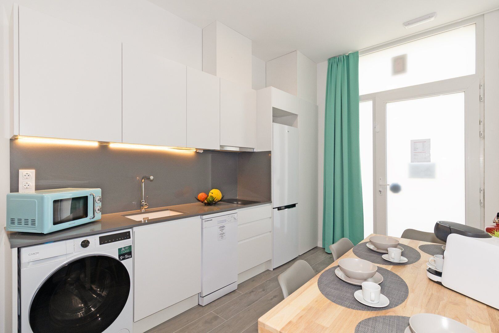 Fridge, microwave, dishwasher, coffee/tea maker