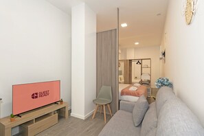 1 bedroom, iron/ironing board, Internet, bed sheets - GuestReady - Modern studio in Valencia’s new area (Valencia)
