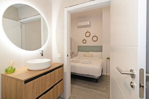 Shower, hair dryer, towels - GuestReady - Modern studio in Valencia’s new area (Valencia)