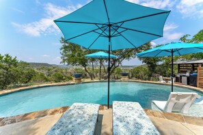 A heated pool - Amazing View, All Year Pool With Heat (New Braunfels)