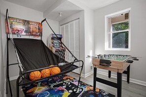 غرفة الألعاب