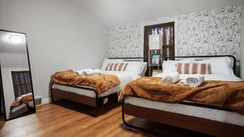 4 Schlafzimmer, Bügeleisen/Bügelbrett, WLAN, Bettwäsche