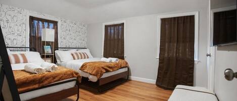 4 Schlafzimmer, Bügeleisen/Bügelbrett, WLAN, Bettwäsche