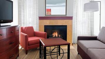 Studio, Accessible Bathtub | Living area