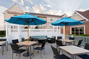 Outdoor dining - Yellow City Studios (Amarillo)