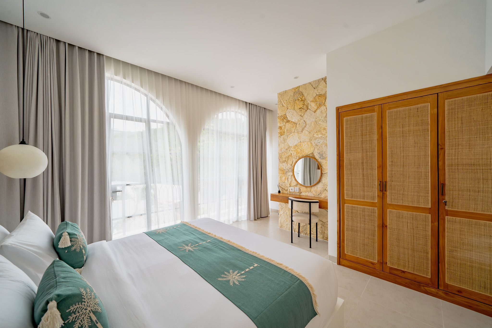 Vila Mewah, 1 Tempat Tidur King, patio, pemandangan kolam renang | Seprai katun Mesir, seprai premium, brankas, dan meja kerja