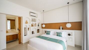 Vila Mewah, 1 Tempat Tidur King, patio, pemandangan kolam renang | Seprai katun Mesir, seprai premium, brankas, dan meja kerja