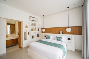 Luxury Villa, 1 King Bed, Patio, Pool View | Egyptian cotton sheets, premium bedding, in-room safe, desk