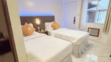 Superior Twin Room | Desk, rollaway beds, free WiFi, bed sheets