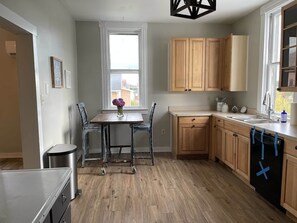 Fridge, microwave, oven, stovetop - Brunswick, MD Pedals & Pints Loft (Brunswick)