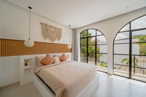 Deluxe Villa, 1 King Bed, Patio, Pool View | Egyptian cotton sheets, premium bedding, in-room safe, desk - MaÏa Villa Bingin (Pecatu)