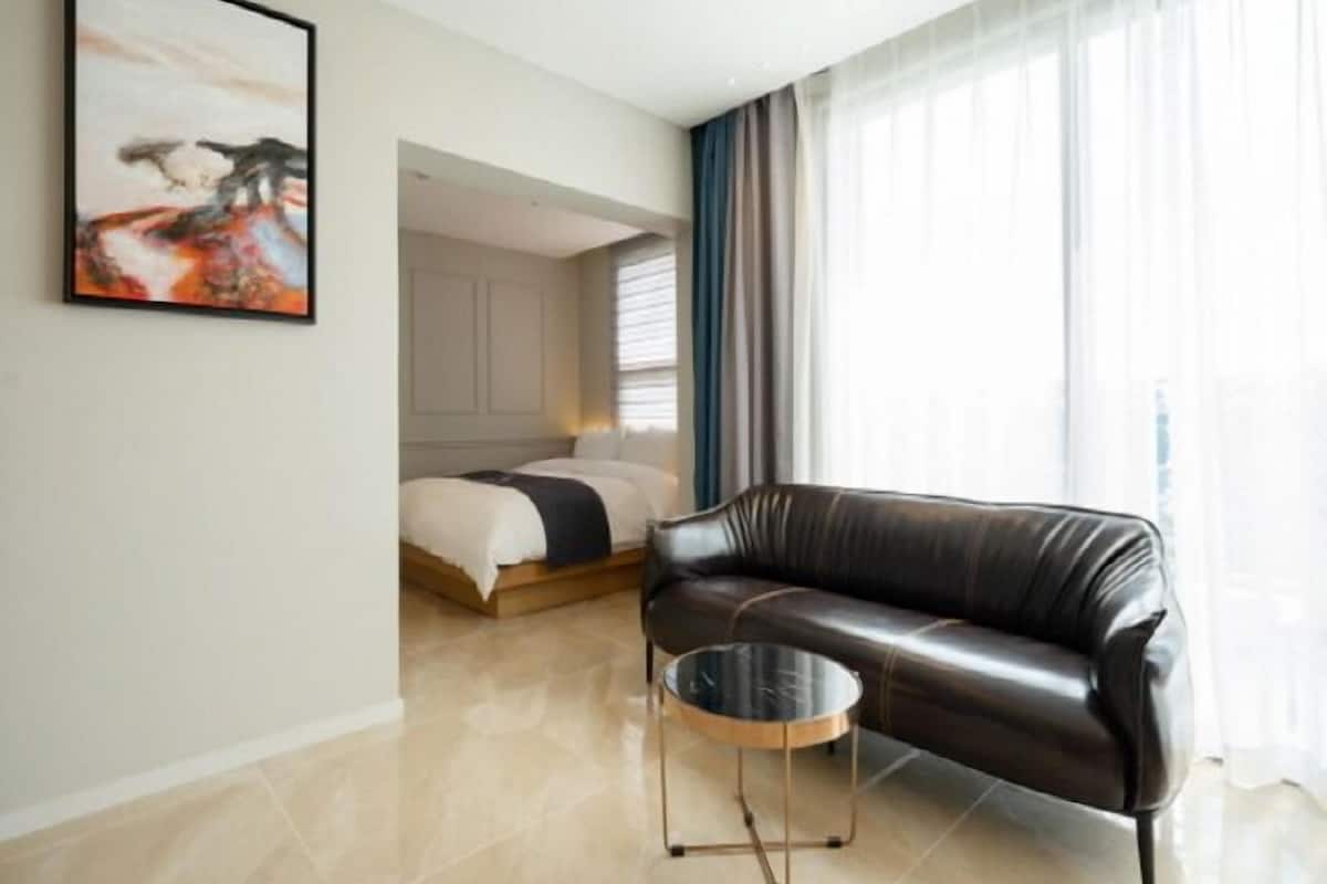 Corner Suite Room | Wi-fi (inkludert)