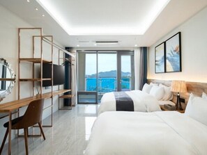 Deluxe Twin Room, Balcony, Sea View | Free WiFi - Blanc Hotel & Resort (Yeosu)