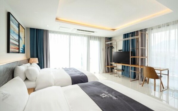 Luxury Twin Room, Balcony, Sea View | Free WiFi