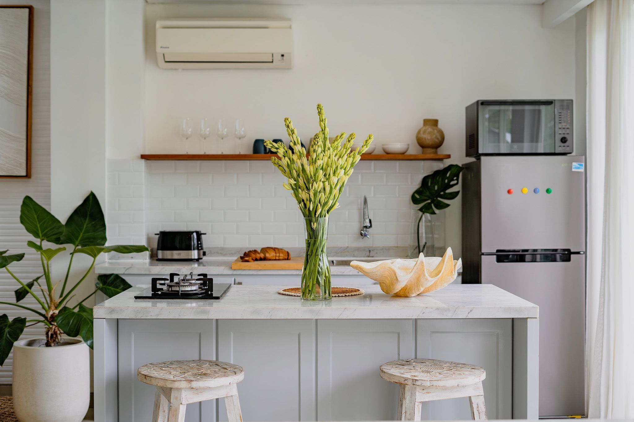 Comfort-huvila, 2 makuuhuonetta | Yksityinen keittiö | Jääkaappi, mikroaaltouuni, liesi, kahvin-/teenkeitin