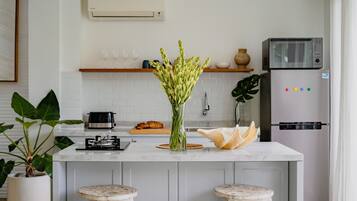 Vila Comfort, 2 kamar tidur | Dapur pribadi | Lemari es, microwave, kompor, dan mesin pembuat kopi/teh