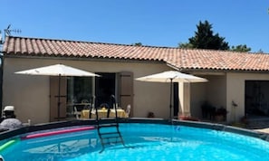 Piscine couverte, piscine extérieure