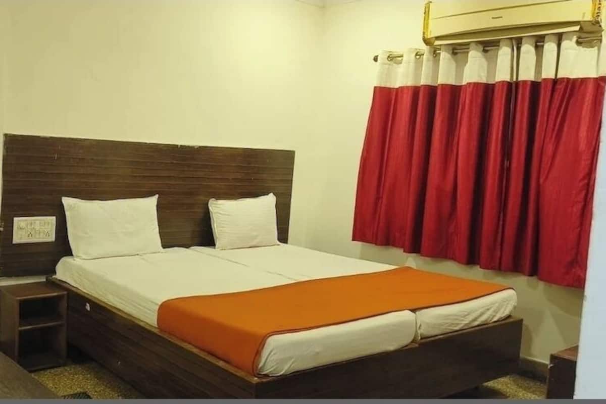 In-room safe, free WiFi