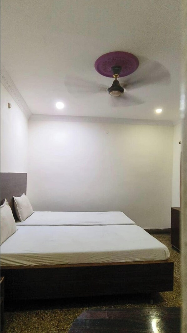 Deluxe Double Room | In-room safe, free WiFi