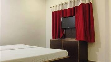 In-room safe, free WiFi